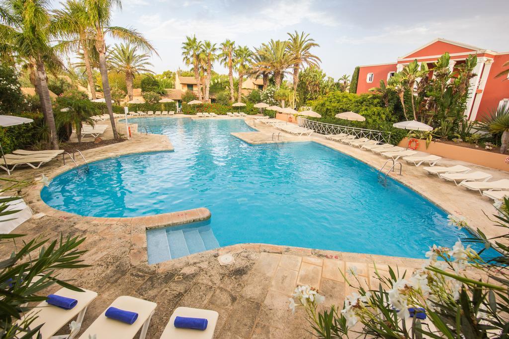 Апартаменты Club Pueblo Menorquin Сьюдадела Экстерьер фото